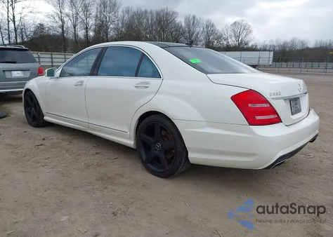 2010 Mercedes-Benz S 550 from USA, damaged, VIN WDDNG7BB6AA347259